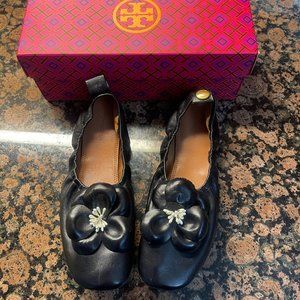 Tory Burch Black Leather Ballet Flats with Flowers, size 8